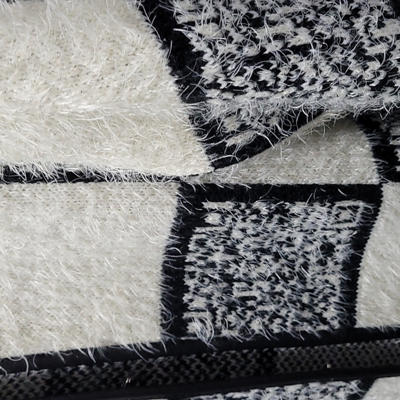 Super soft sweater - Picture 3 of 3